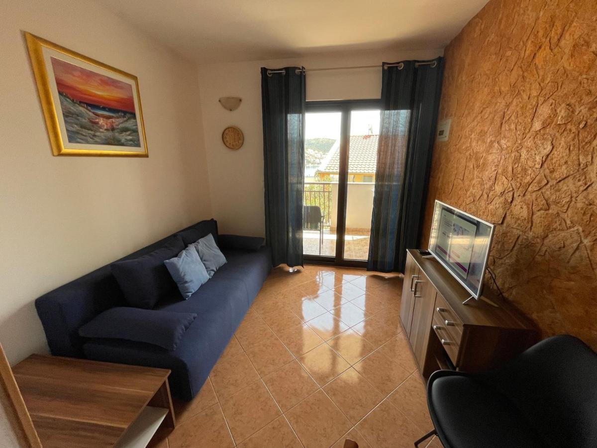 Apartment Jakasa Trogir Buitenkant foto